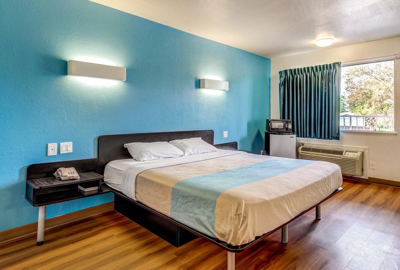 Motel 6 Waco - Lacy Lakeview Bellmead Eksteriør billede