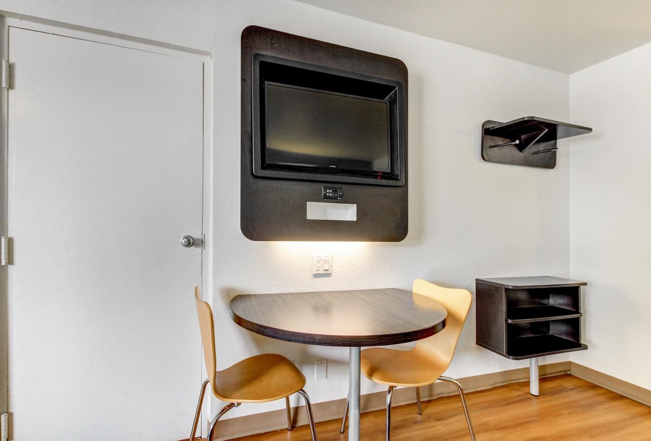 Motel 6 Waco - Lacy Lakeview Bellmead Eksteriør billede