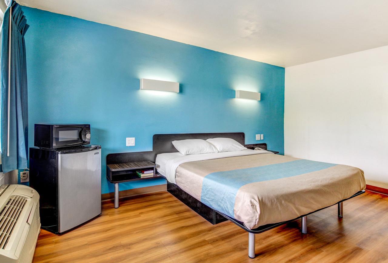 Motel 6 Waco - Lacy Lakeview Bellmead Eksteriør billede