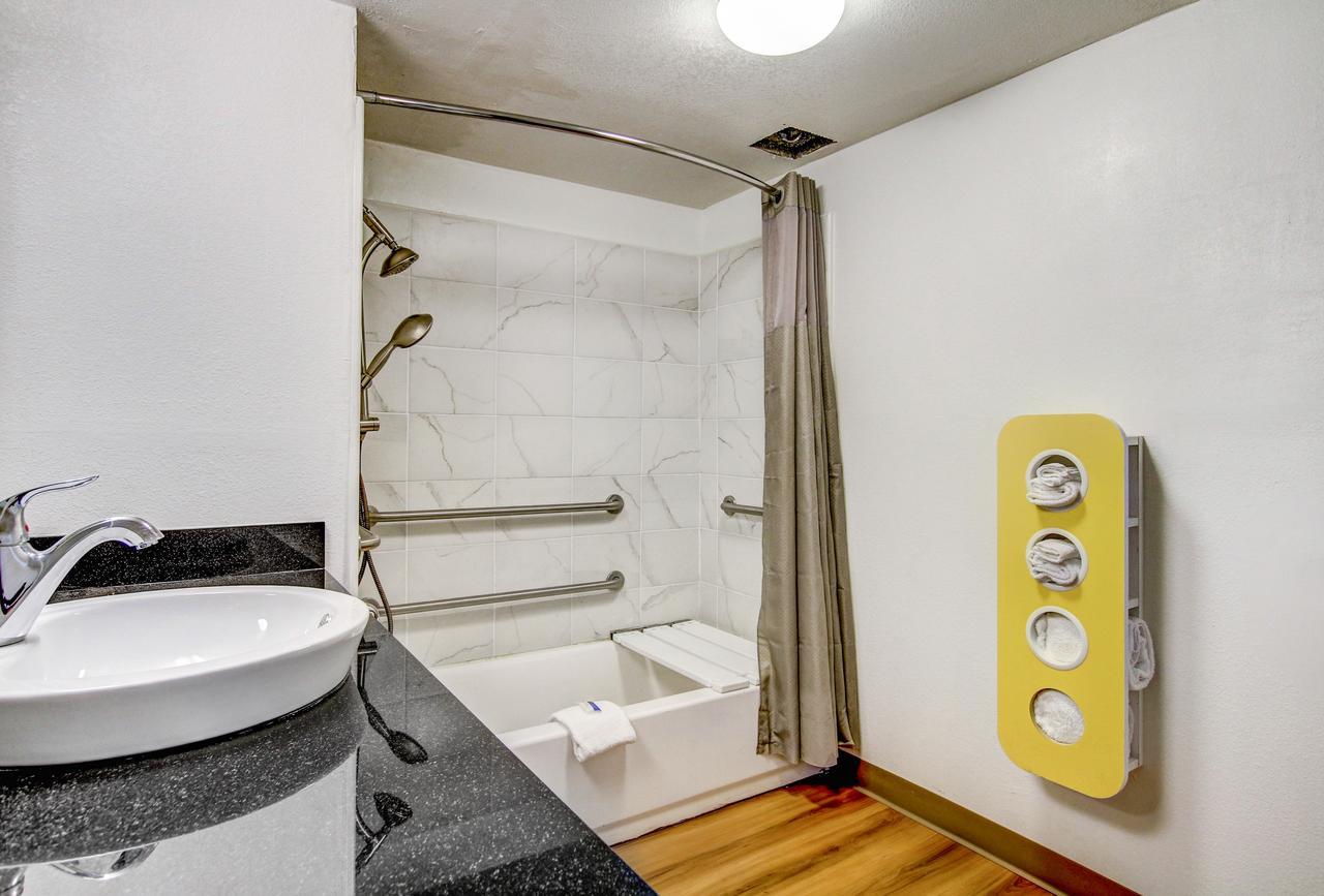 Motel 6 Waco - Lacy Lakeview Bellmead Eksteriør billede