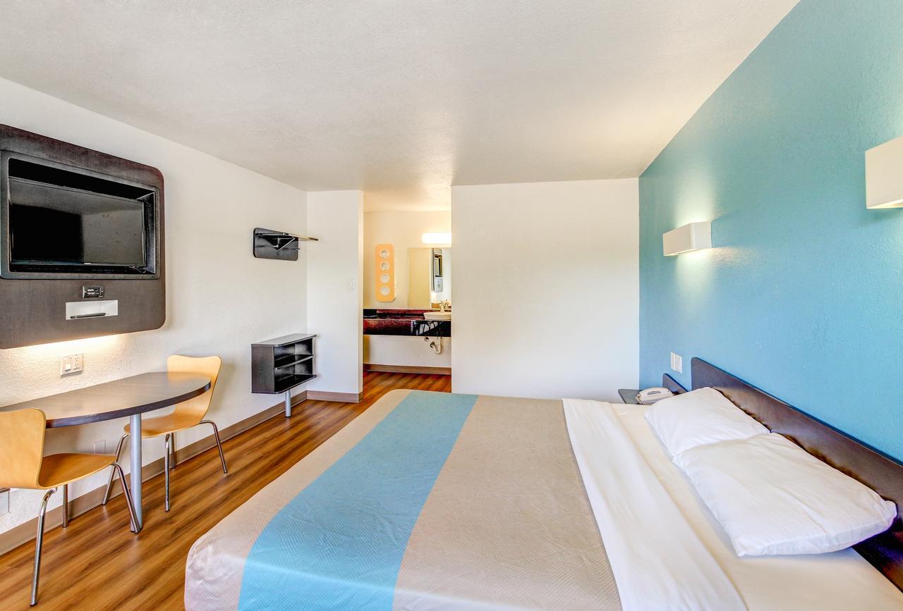 Motel 6 Waco - Lacy Lakeview Bellmead Eksteriør billede